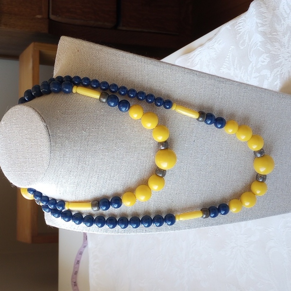 Mod funky 50s Vintage long acrylic bead necklace